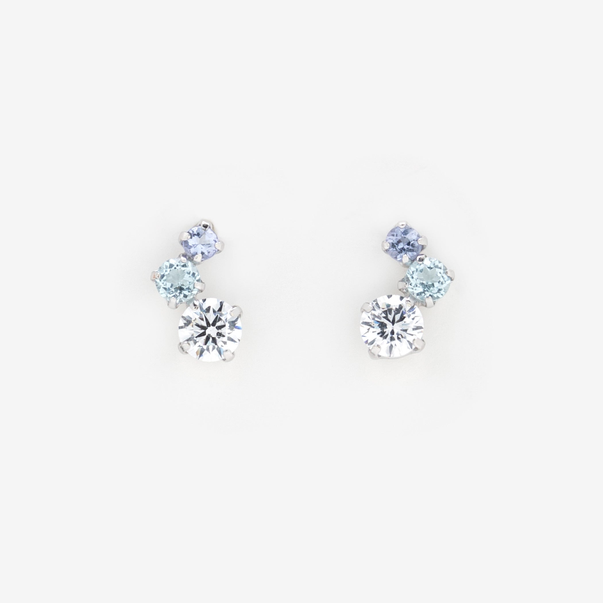 12月誕生石 K10 ホワイトゴールド タンザナイト ピアス – Milluflora