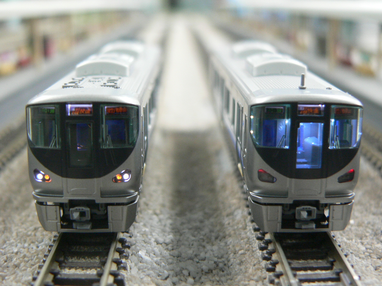 カトーの225系5000番台関空快速4両セットの車掌室を点灯化した