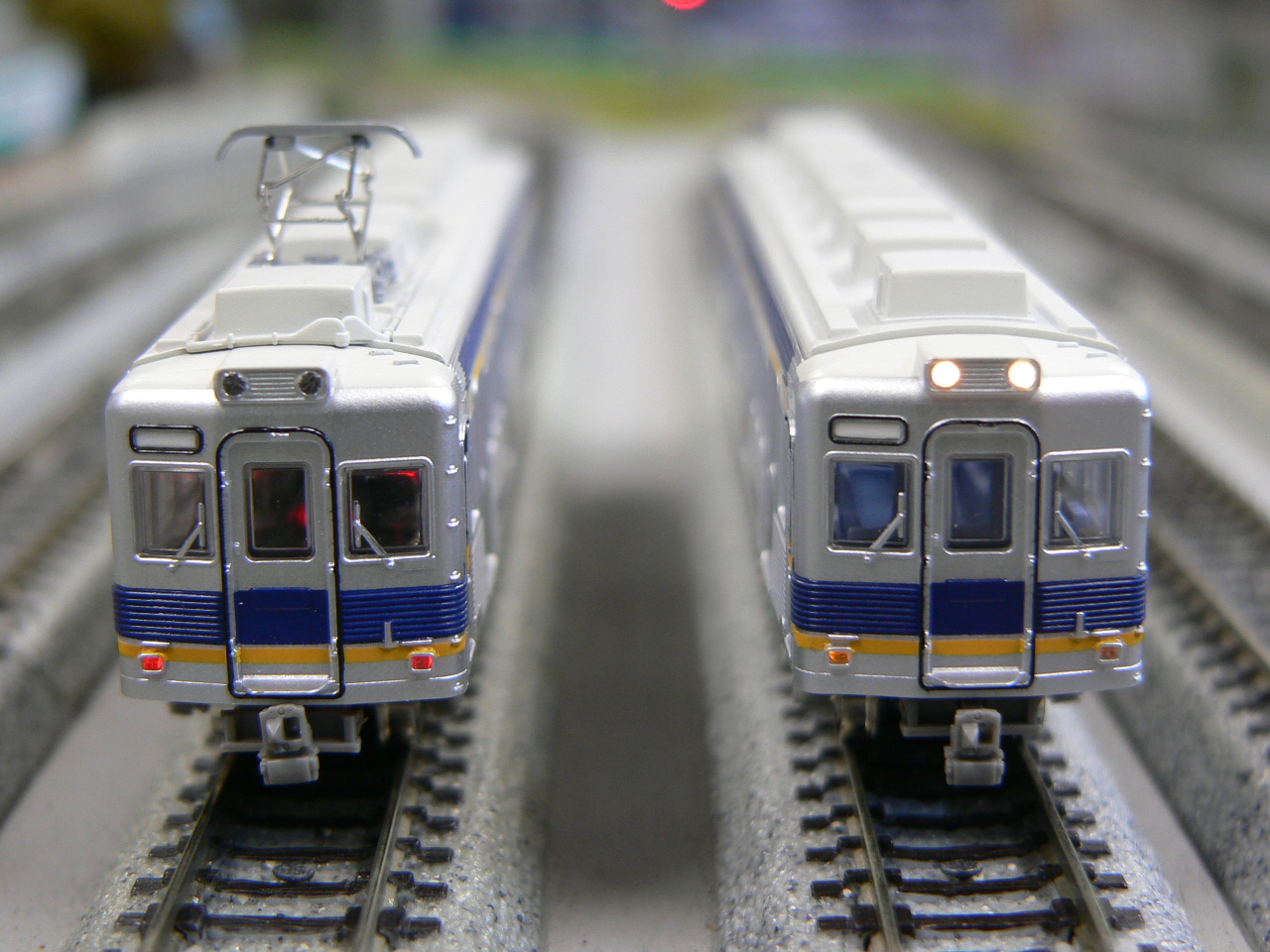 トミーテックの鉄コレ、南海6000系後期型冷房改造車のライトを点灯