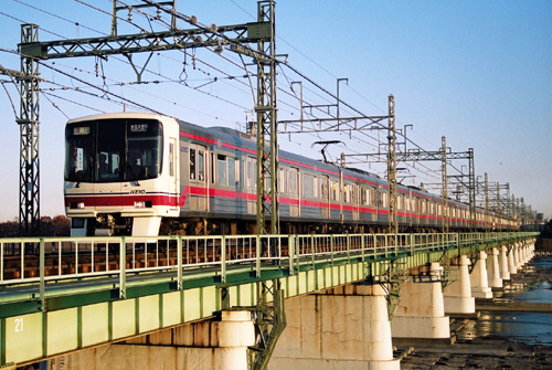 京王電鉄8000系 Meidai Cross Point ～Zone539 快速海峡11号 京王線別館～