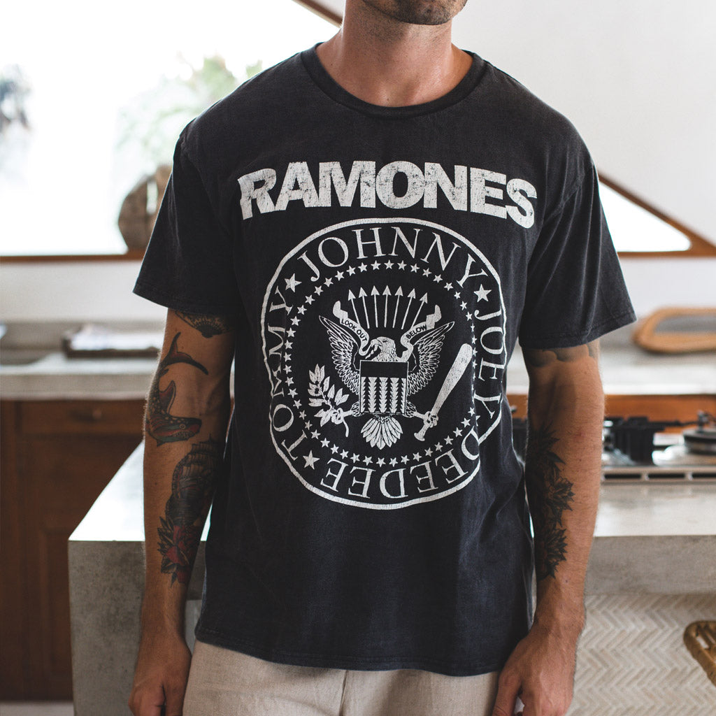 RAMONES TEE | black wash – Naken the Label