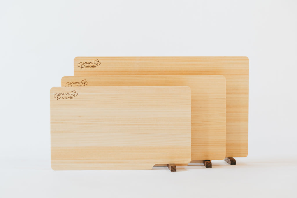 ダイワ産業】立てられるひのきまな板（スタンド付）｜【ならわし