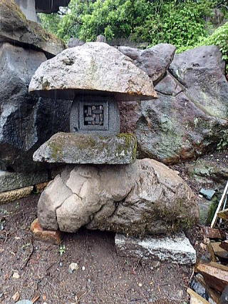 鳥海石 山燈籠－ 燈籠 西山造園石材