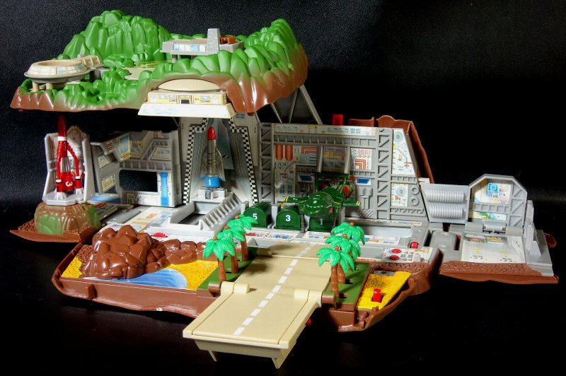 トレーシーアイランド（サンダーバード秘密基地）