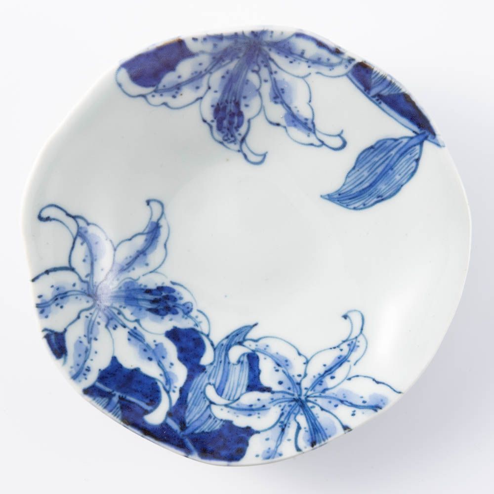 三川内焼 玉峰窯 カサブランカ手びねり取り皿 ¥6,050 大人の焼き物