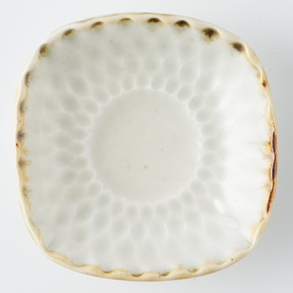 作家 水谷和音 網豆皿（灰釉） ¥1,100 大人の焼き物