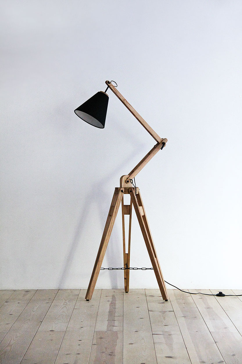 Giraffe Stand Light | 世界のラグと照明を提案するorbitex