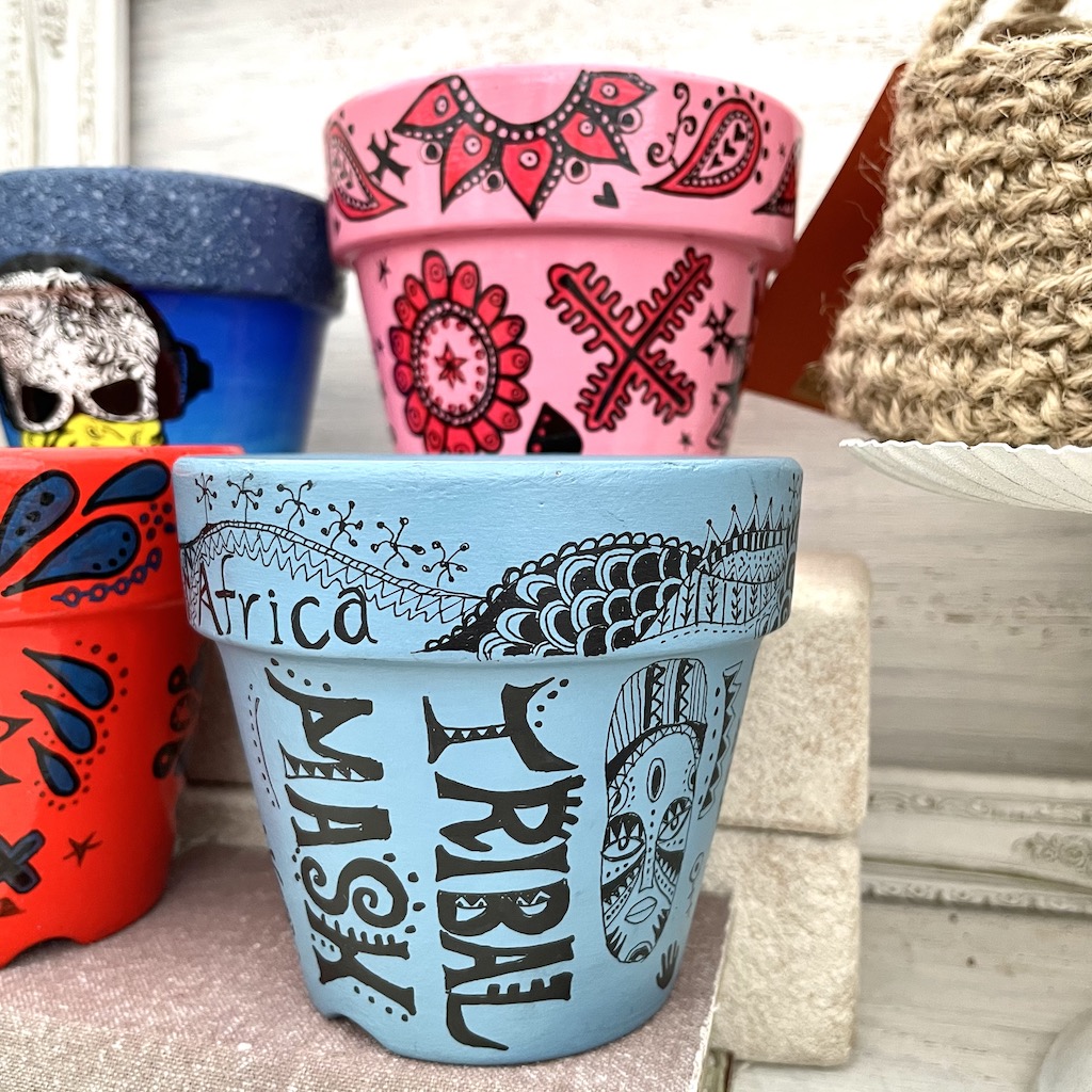 obra de mamaさんのリメ鉢入荷しています！】 | アトリエnana 多肉植物