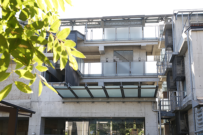 山羊の蓋物 村上躍作品 – 芦屋の陶芸ギャラリー｜Abundante