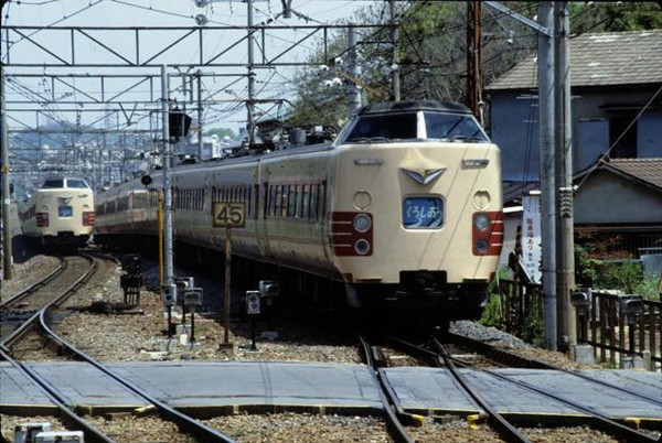 1976/3 関西へ 4 阪和線3 381系電車特急「くろしお」: B767-281のブログ