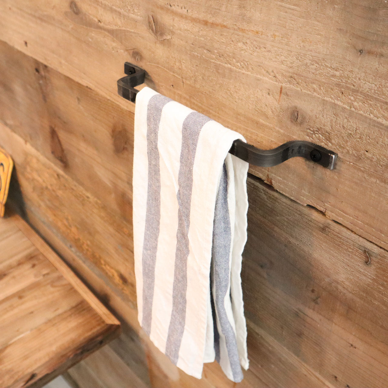 アイアンバーハンガー | オーダーメイドのアイアン家具を中心に数多く