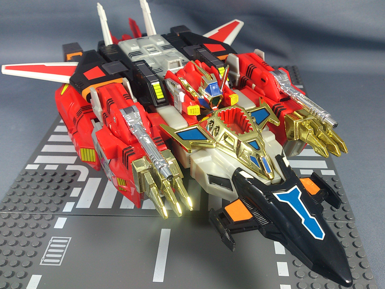 未来は、コンピューターの中に感じられた。（タカラ 電光超人