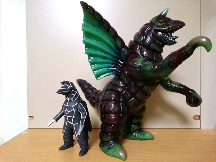 アートストーム製怪獣ソフビ「楳図かずお版ドラコ」 - 大怪獣バトル