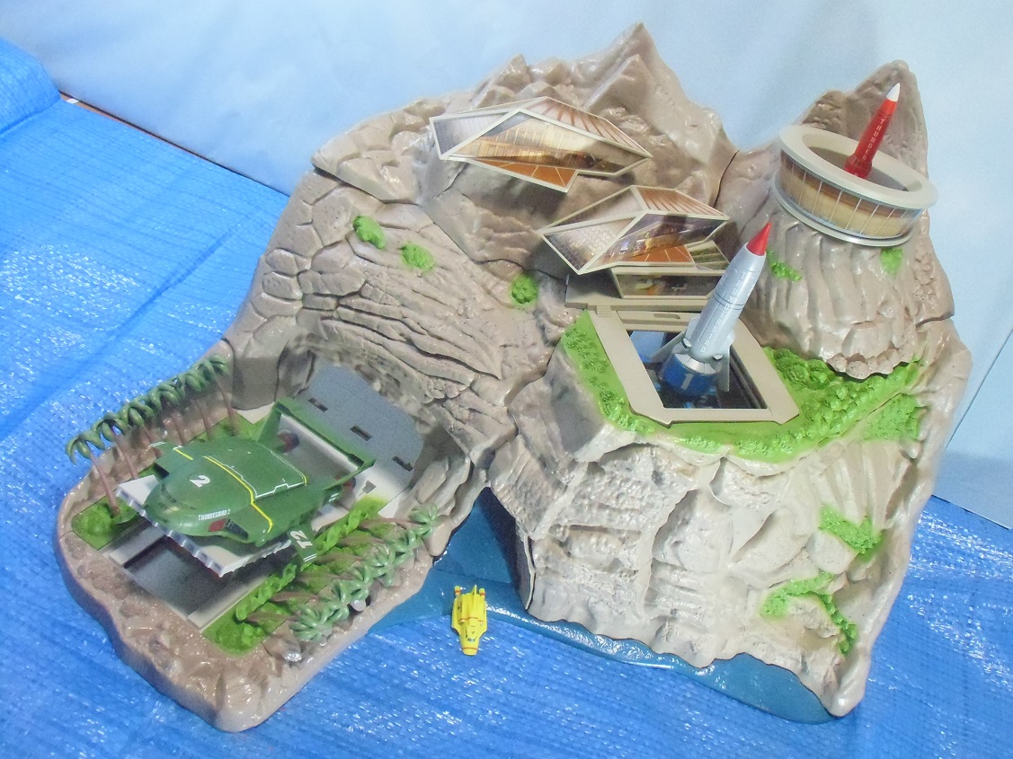 サンダーバード秘密基地 DXトレーシーアイランド レビュー | さすらい