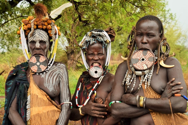 エチオピア16～唇に皿、強烈すぎる外見！ヒッチハイクでムルシ族を