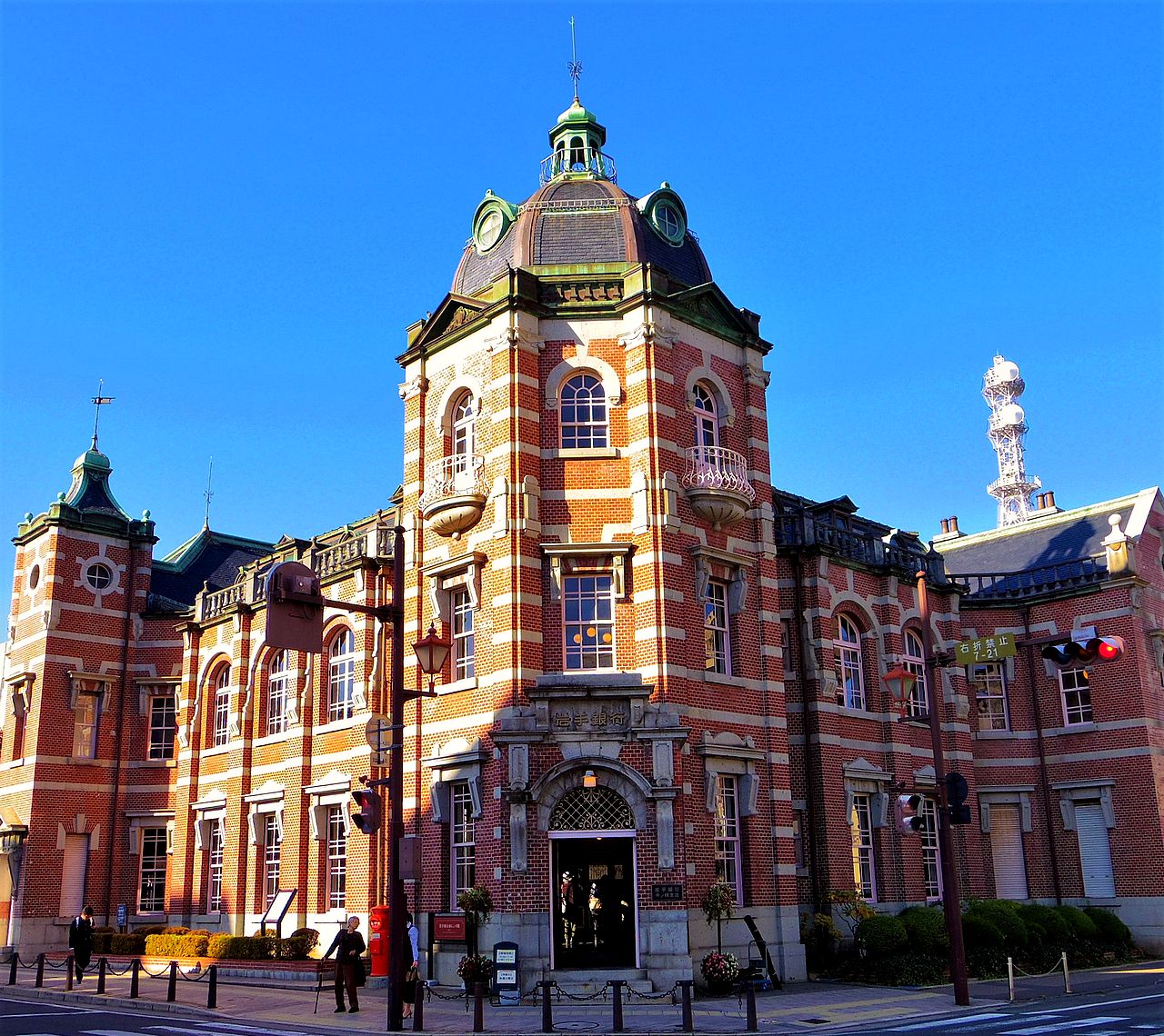 レトロに浸る…岩手銀行赤レンガ館 - 戸(のへ)のつく町から