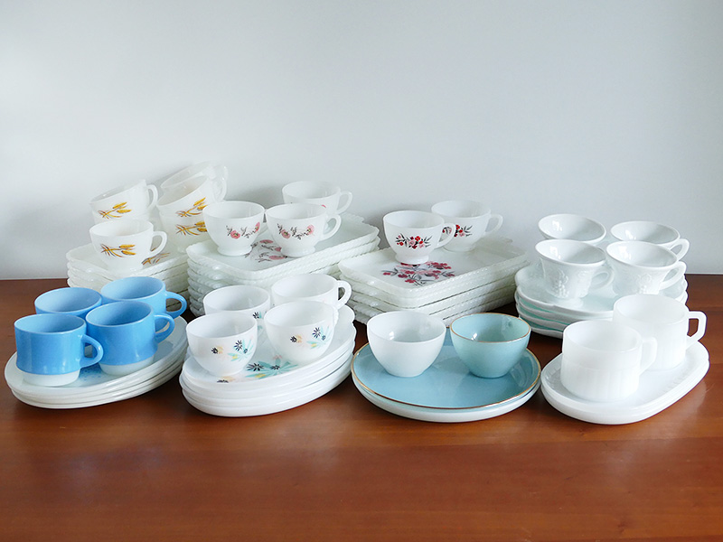 ミルクガラスのスナックセットをアップ – ファイヤーキング