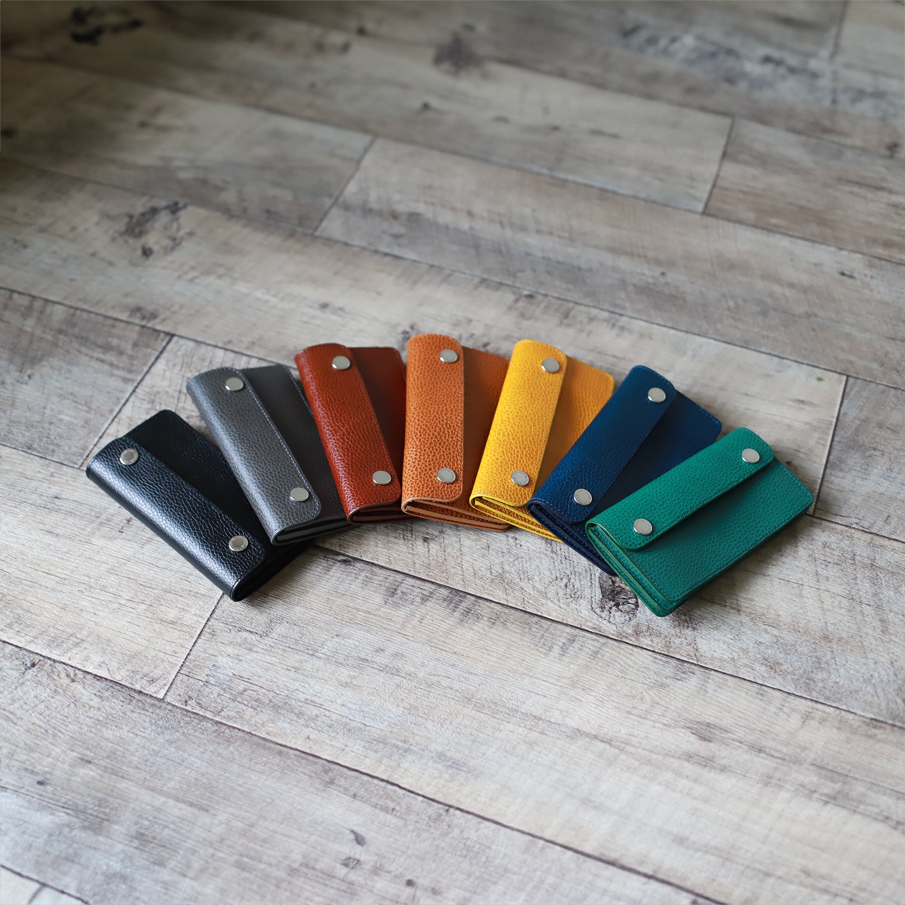 トラッカーウォレット ｜ カジュアル ｜ イタリアンレザー ミニ財布