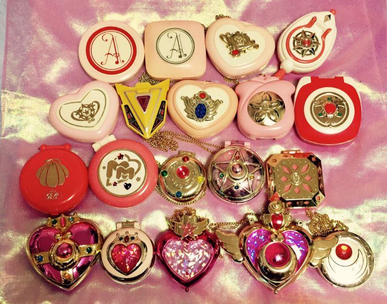 これは感動】魔法少女のコンパクトがズラリ 懐かしコレクションがSNSで