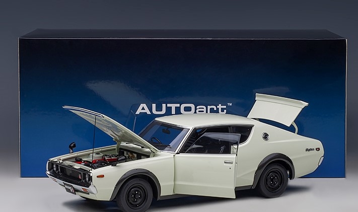 NISSAN SKYLINE GT-R (KPGC110) WHITE in 1:18 scale by AUTOart by
