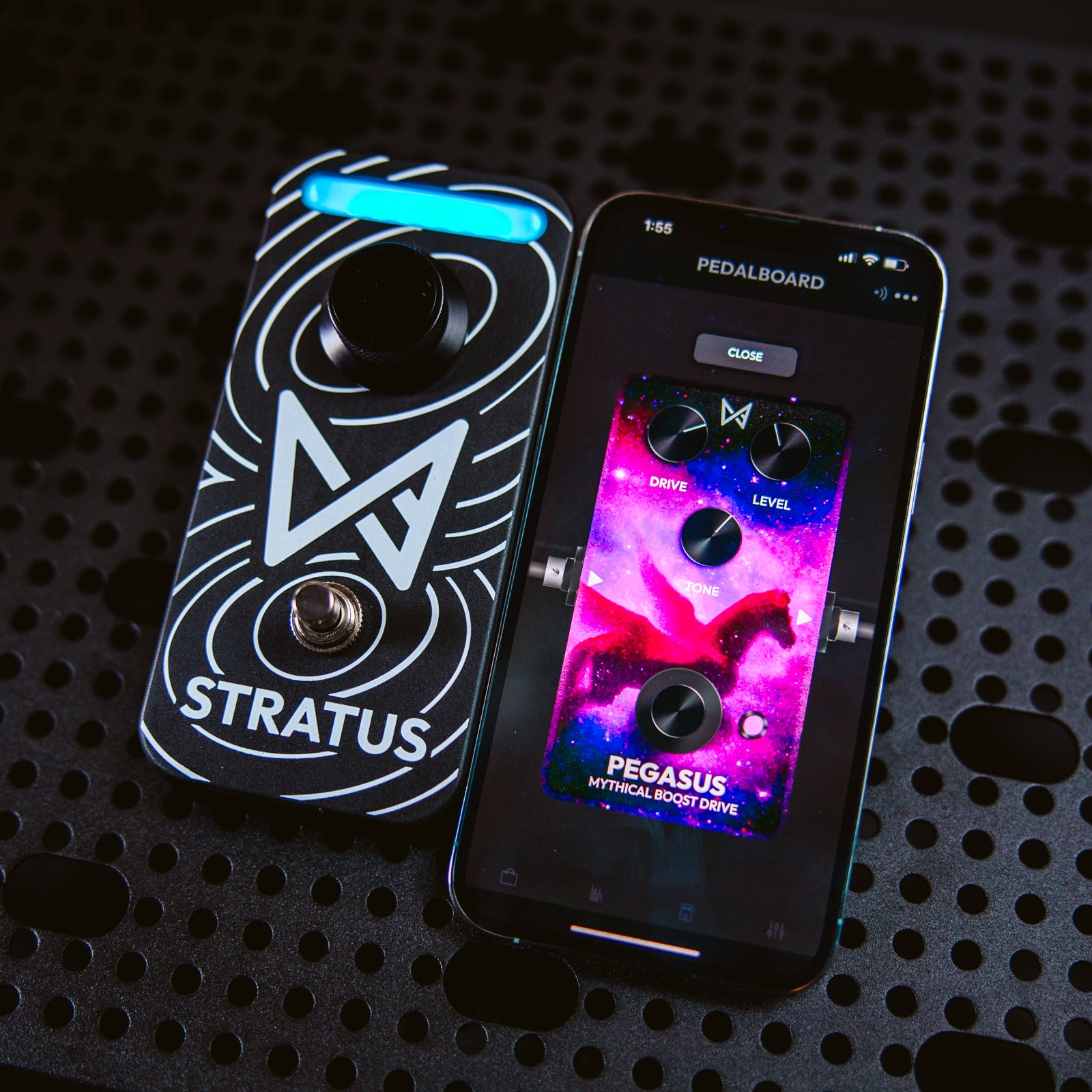 Stratus® Multi-Effects Guitar Pedal | App-Controlled | Chaos Audio