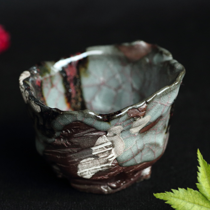 浦口雅行 青瓷黒晶鉄流銀彩ぐい吞み 青磁酒器 作家もの酒呑 酒杯 桐箱