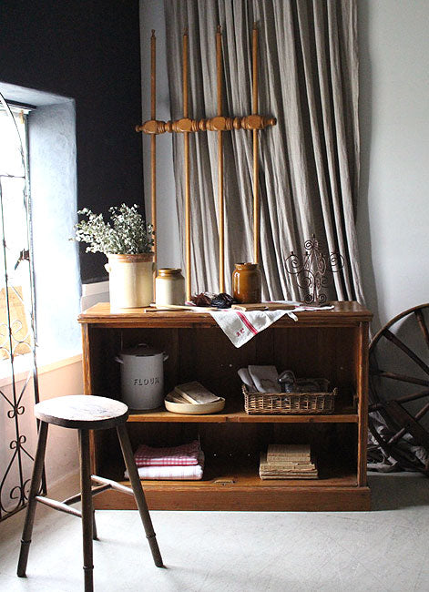 イギリスアンティーク家具 1890年代オールドパインのブックシェルフ