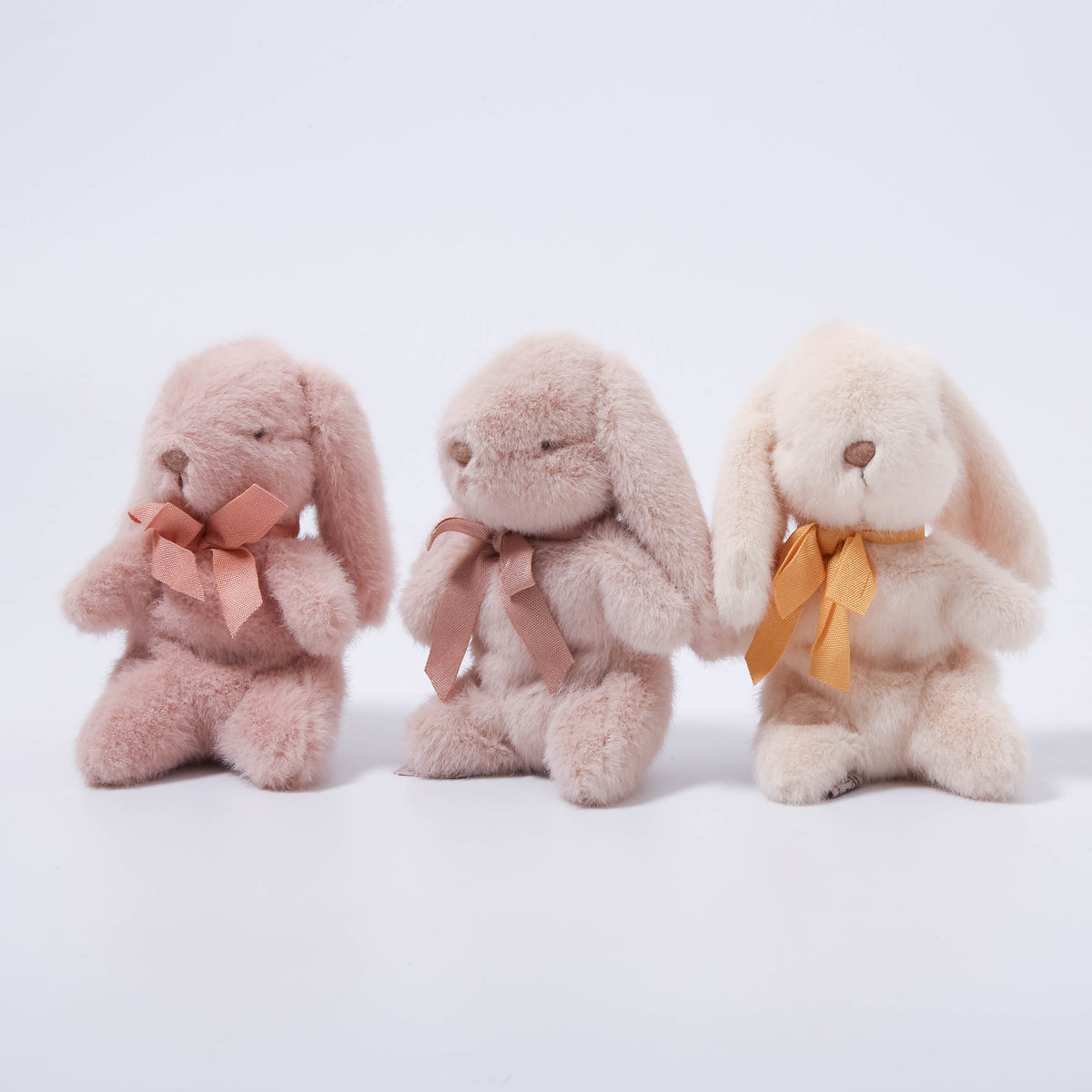 Maileg Bunny Plush, Mini | Light Powder – Conscious Craft