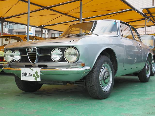 アルファロメオ ジュリア 1750GTヴェローチェ 右ハンドル MT