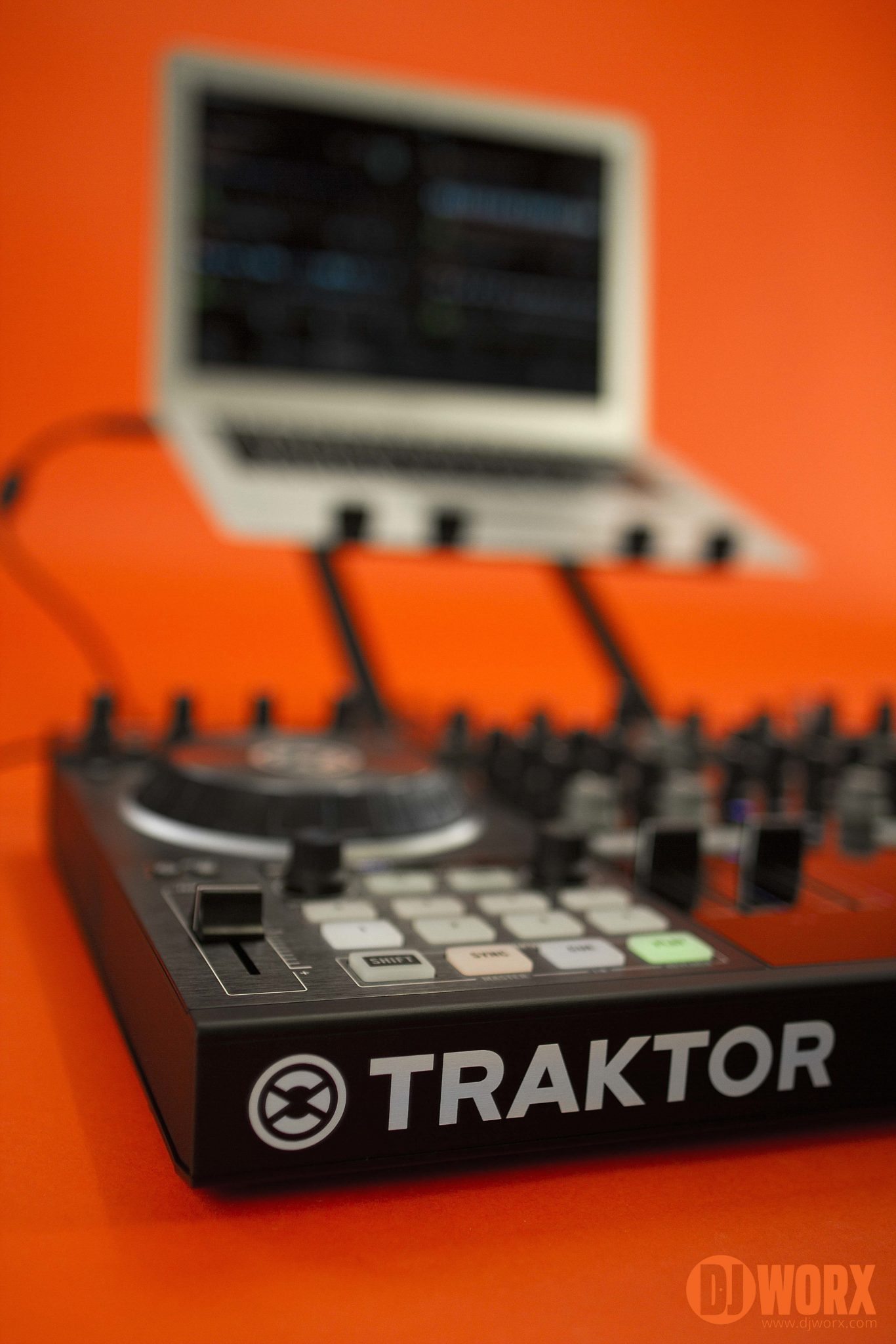 REVIEW: NI Traktor Kontrol S4 MK2 DJ Controller – DJWORX