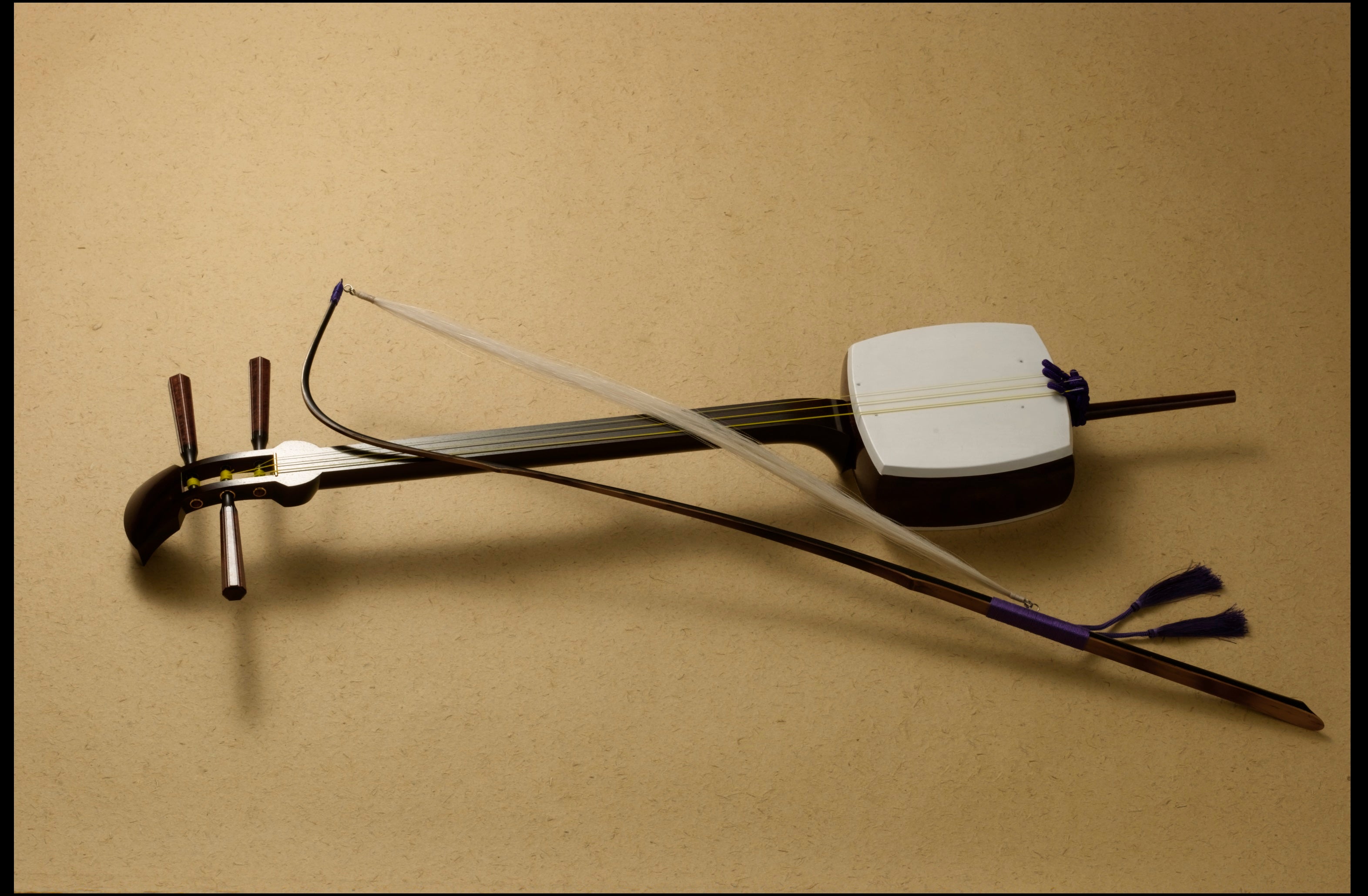 紅木胡弓（民謡用）レンタル – SEION