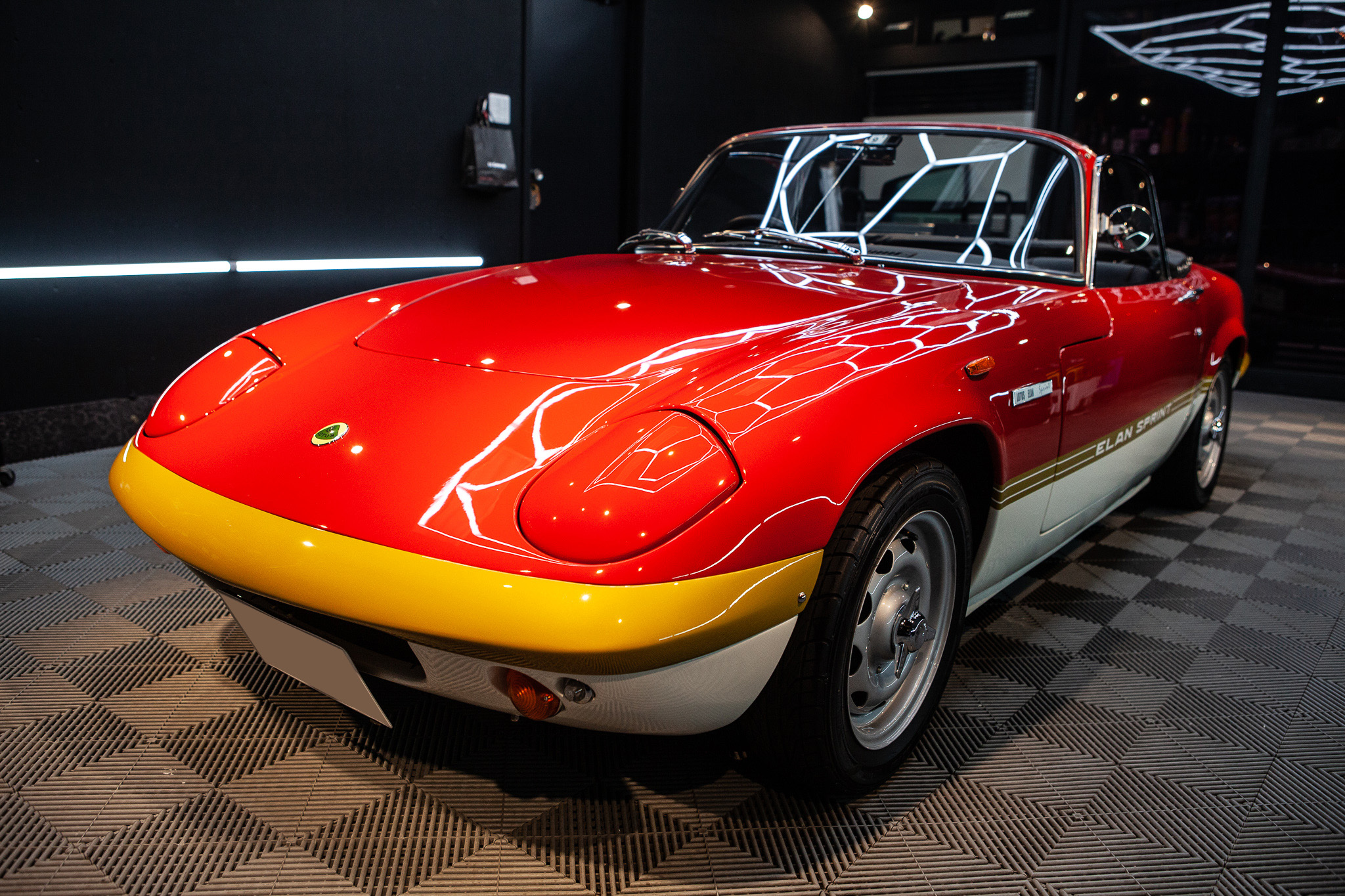 ロータス / 1972年 エランS4スプリント】ディテイリング施工しました