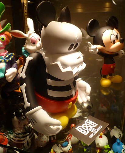toybot studios: Disney x BOUNTY HUNTER x MINDstyle Skull Kun Mickey