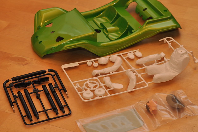 ストリートバギーDT-02製作記 phase-11：ボディの塗装・組み立て