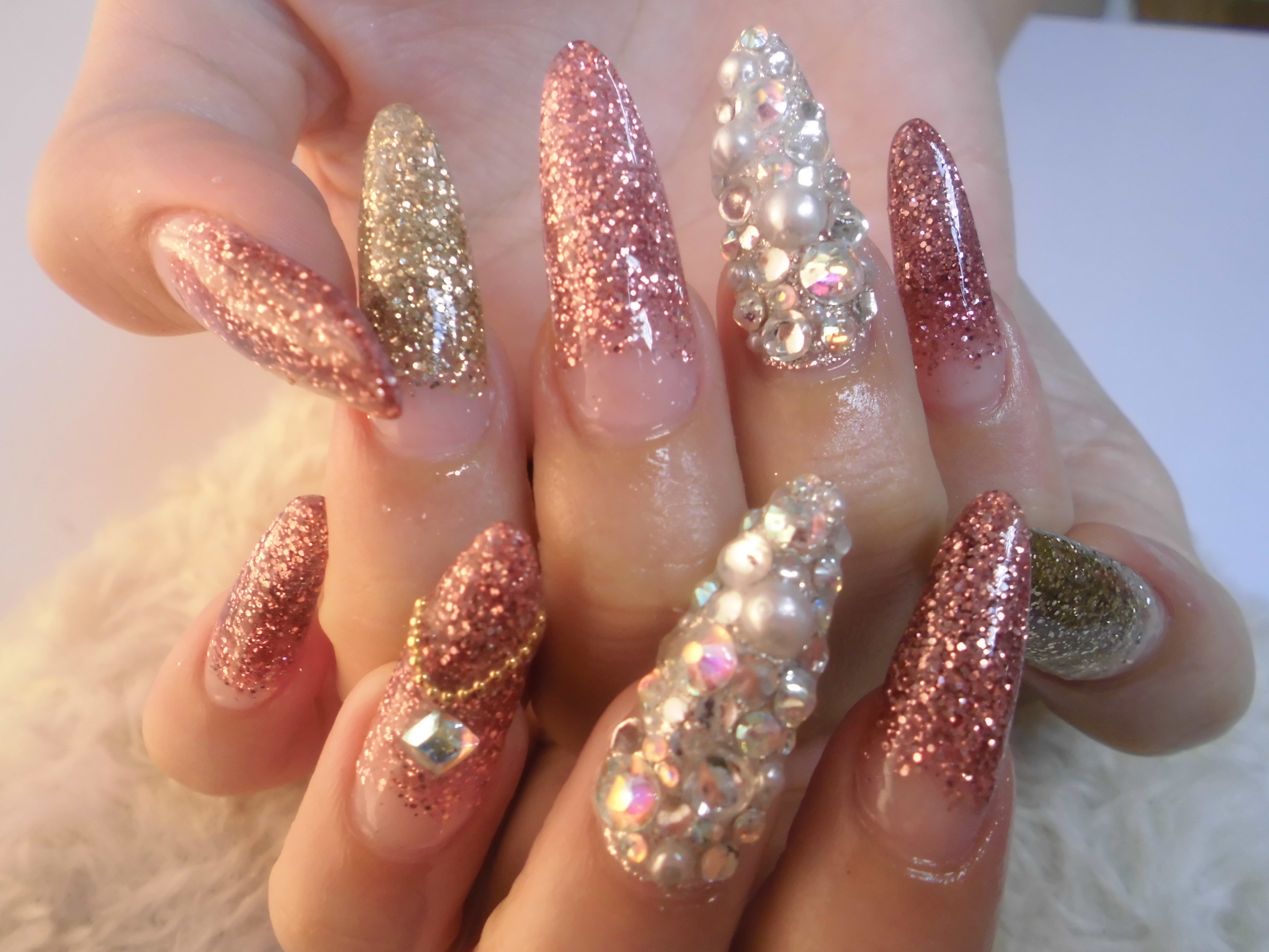 スカルプ☆ラメグラデーションスワロ埋め尽くし: フェリーチェネイル