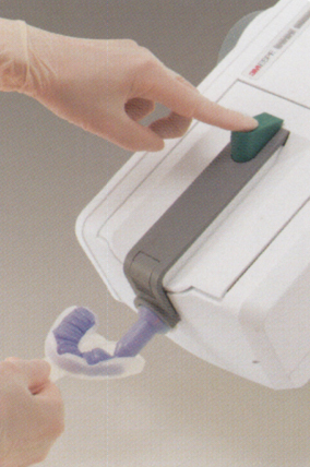 製品詳細「ペンタミックス™ ライト印象材自動練和器」 | フォルディネット