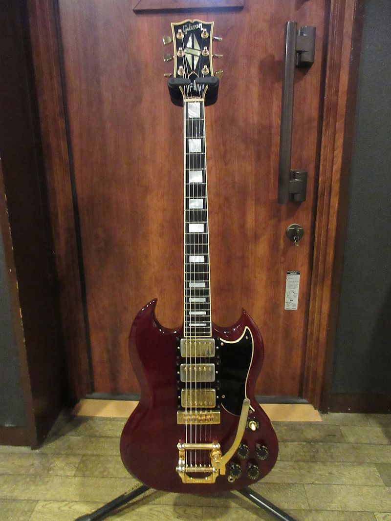 1974 Gibson SG Custom Cherry Red Factory Bigsby - ヴィンテージ