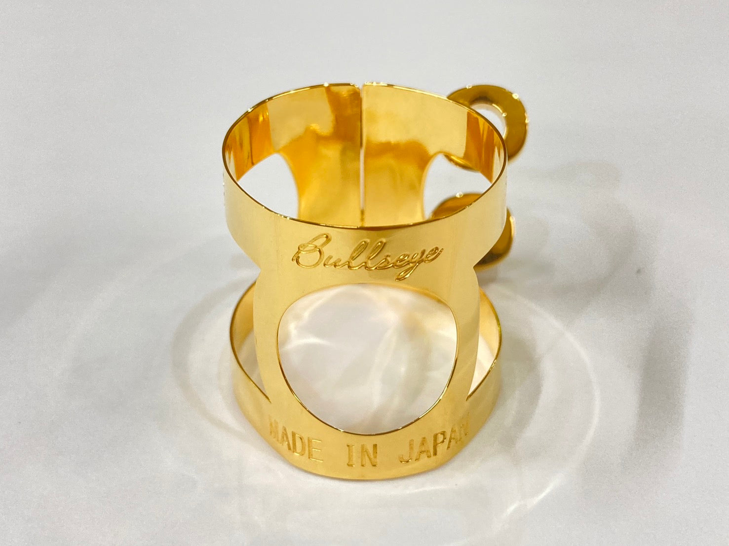 ブルズアイ バリトンサックス用リガチャー ルソーサイズ GP – 楽器王