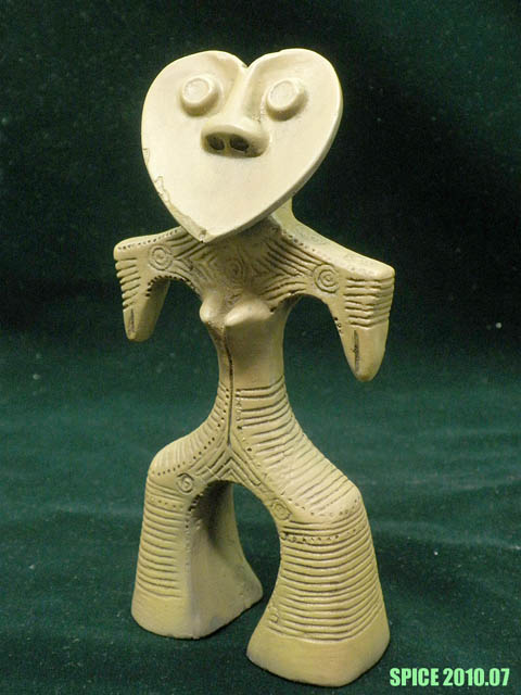 DOGU ハート形土偶: 幻影画廊への扉