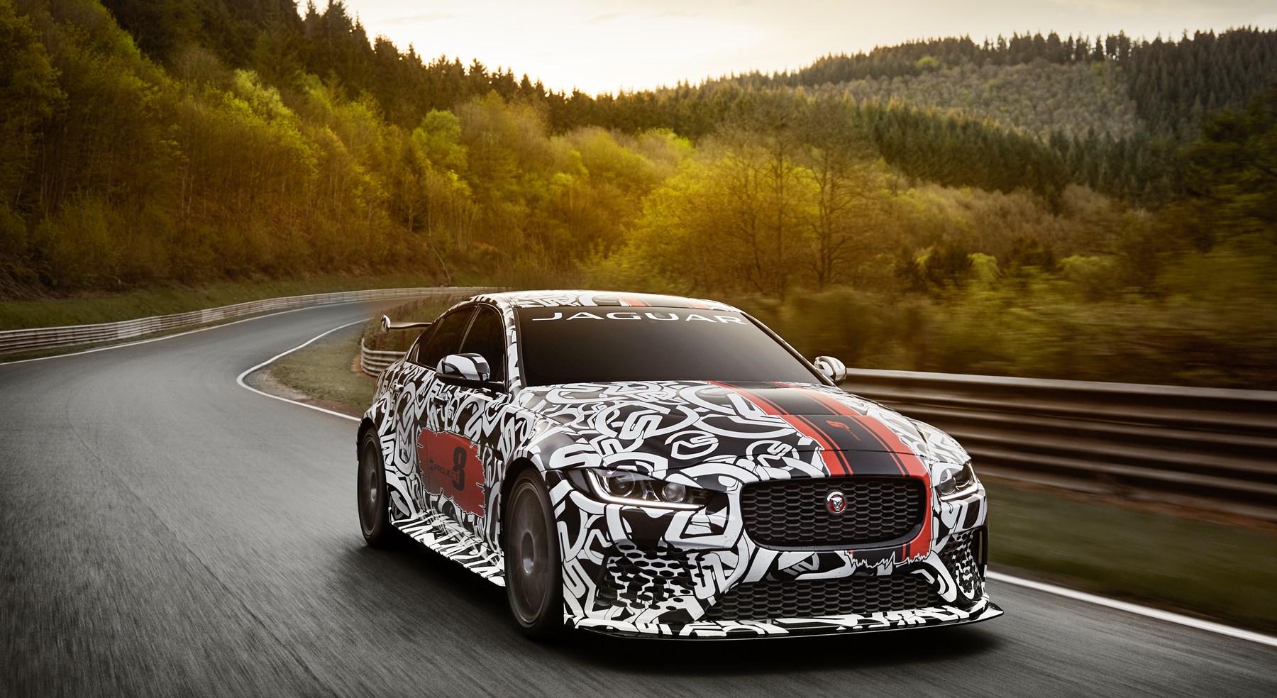 ジャガー「XE SV PROJECT 8」プロトタイプの画像と動画を公開 | 八光