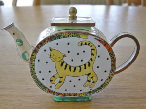Charlotte di Vita enamel teapot collection-2