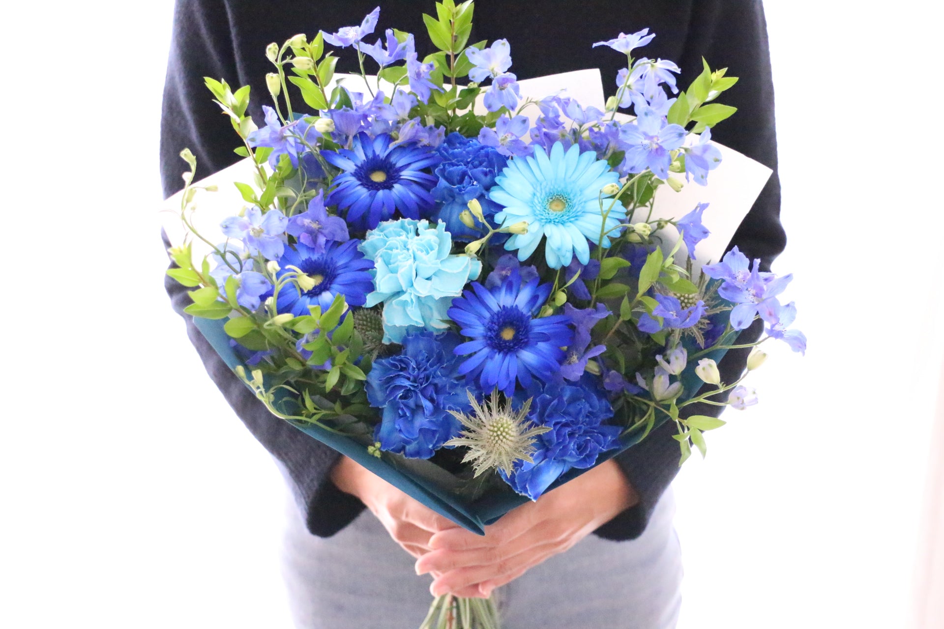 水色・青・白の花束 8,000円 – 花・花束の通販サイト｜HanaTaku