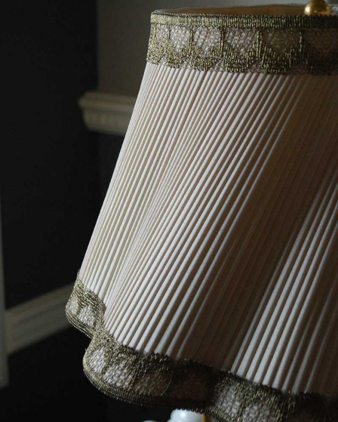 フランス輸入の大理石×真鍮スタンドのアンティーク テーブルランプ(3灯