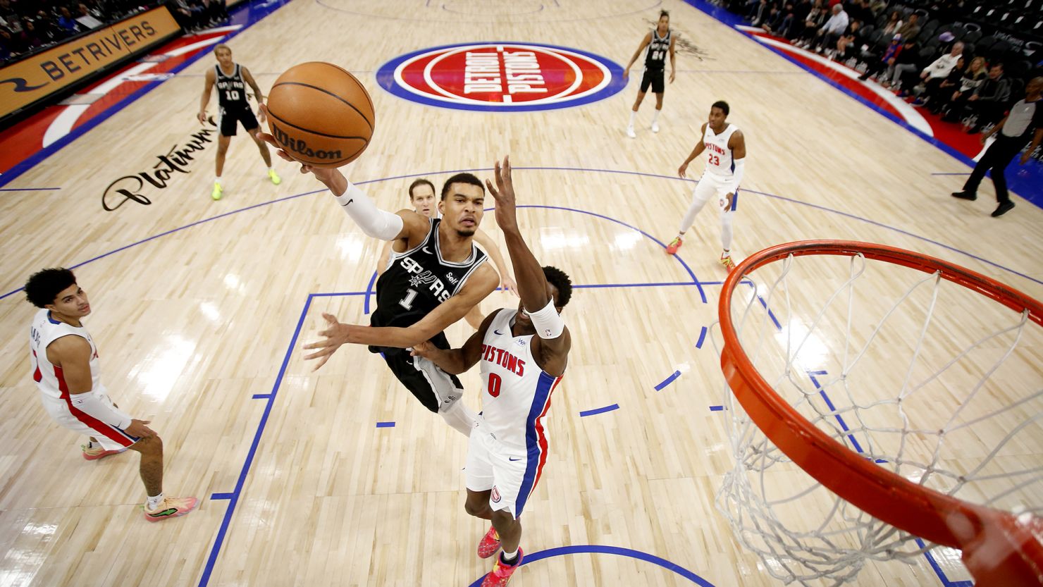 NBAニュース】ビクター・ウェンバンヤマがNBA初トリプルダブルを達成