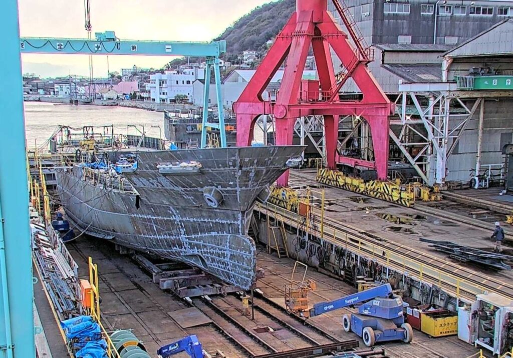 825番船の進水式を行います。 | 本瓦造船株式会社