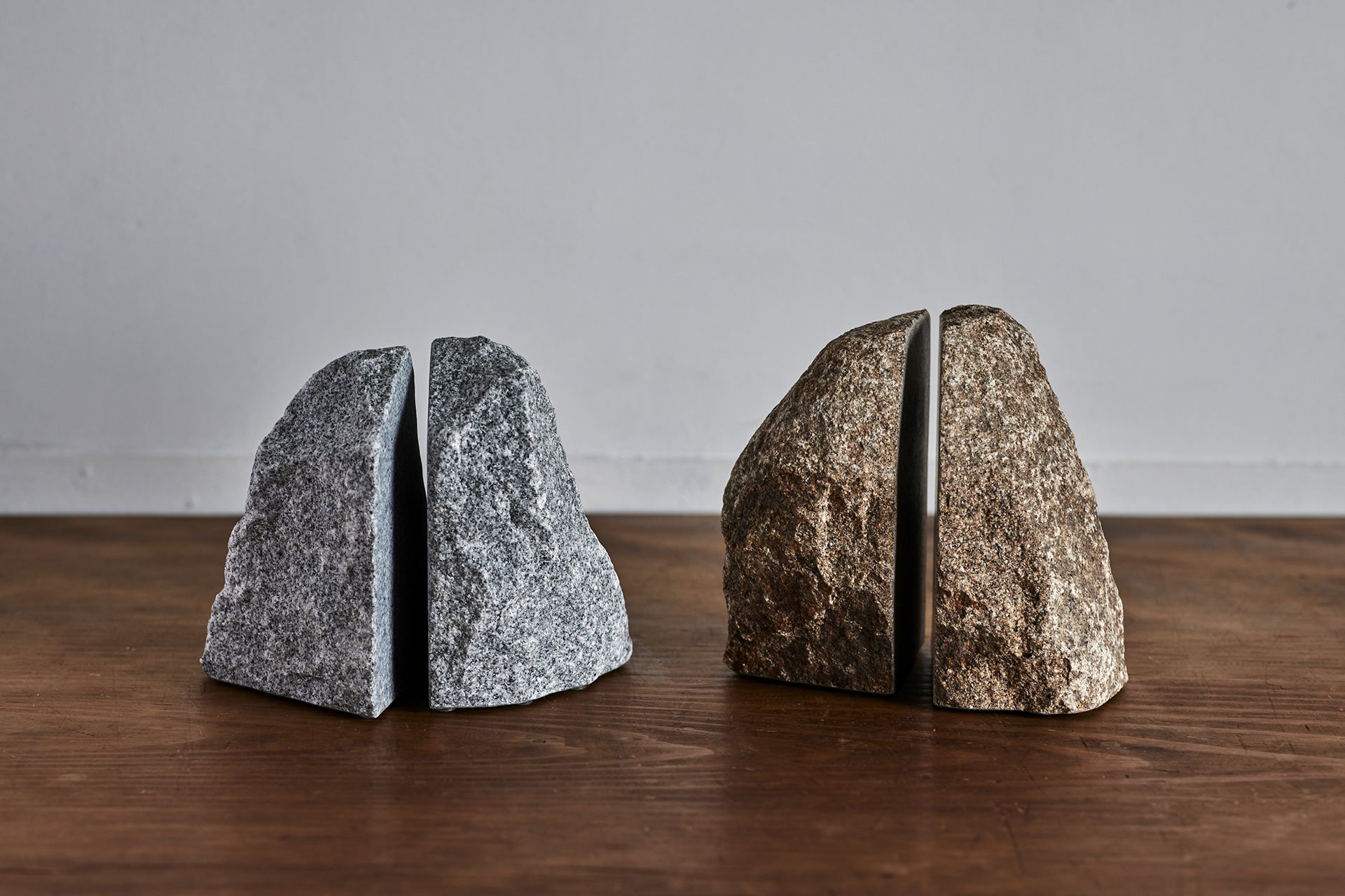 AJI PROJECT（アジプロジェクト）のROCK END ロックエンド 庵治石の