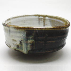 茶器/茶道具 抹茶茶碗】 朝鮮唐津 沓形 十字割高台 岡本作礼作 （沓型