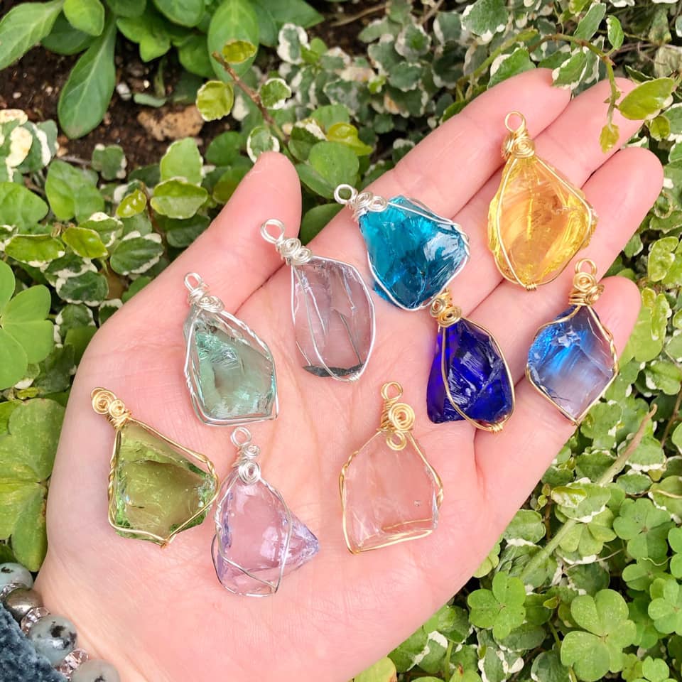 アンダラクリスタル」をネックレスに仕立てました！ | 石の魔法