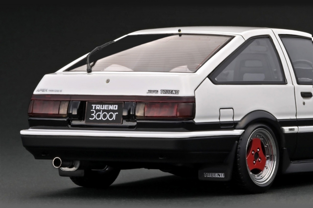1/18「トレノ3ドア(AE86)」に新規ホイール装着の2種にご注目