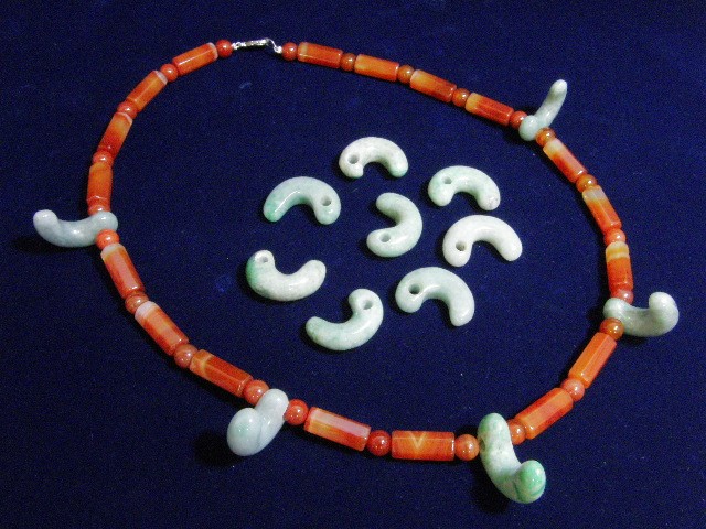 万葉集の時代には竹玉というものがあった □ヒスイ勾玉付き管玉